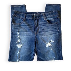 AE Distressed Hi-Rise Jegging